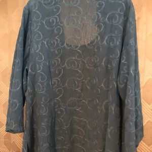 Woman’s 2x dress top